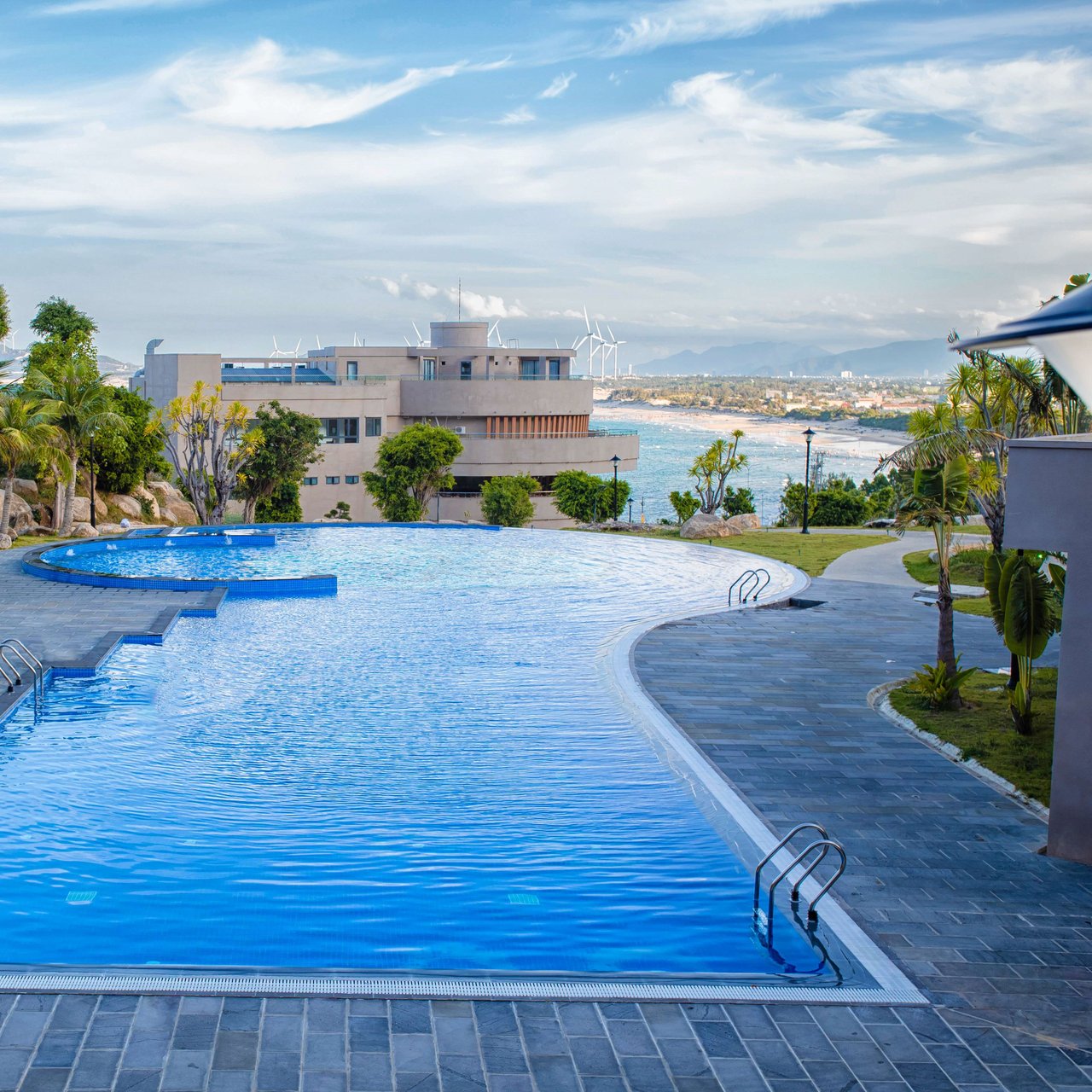 Khu du lịch nghỉ dưỡng Ohana village