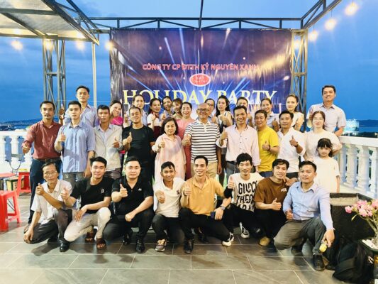 AMY LINH THƠ TỔ CHỨC ĐÊM DẠ TIỆC TRI ÂN NHÂN VIÊN NHÂN DỊP LỄ QUỐC KHÁNH